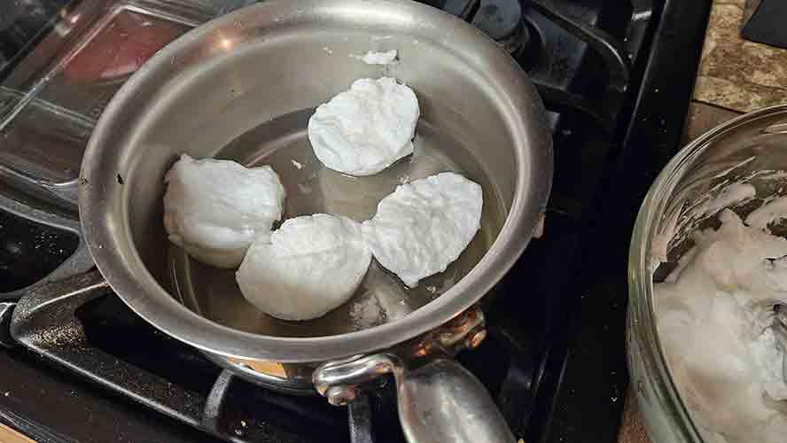 Dumplings in syrup cooking